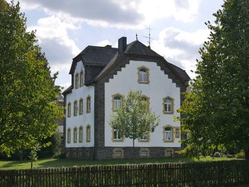 Catholic parish house in Reinsfeld.