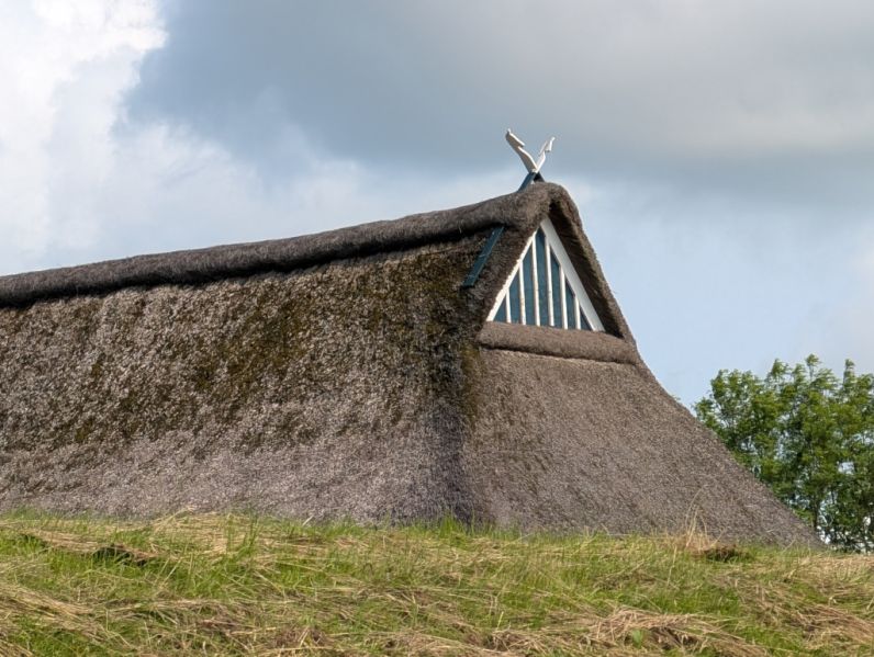 File:Wevelsfleth Farmhouse.jpg