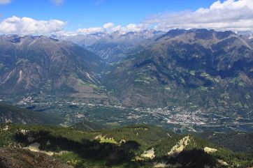 View over Tschars and Naturns.