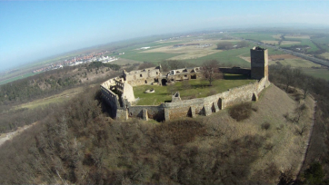 Aerial view of Gleichen Castle.